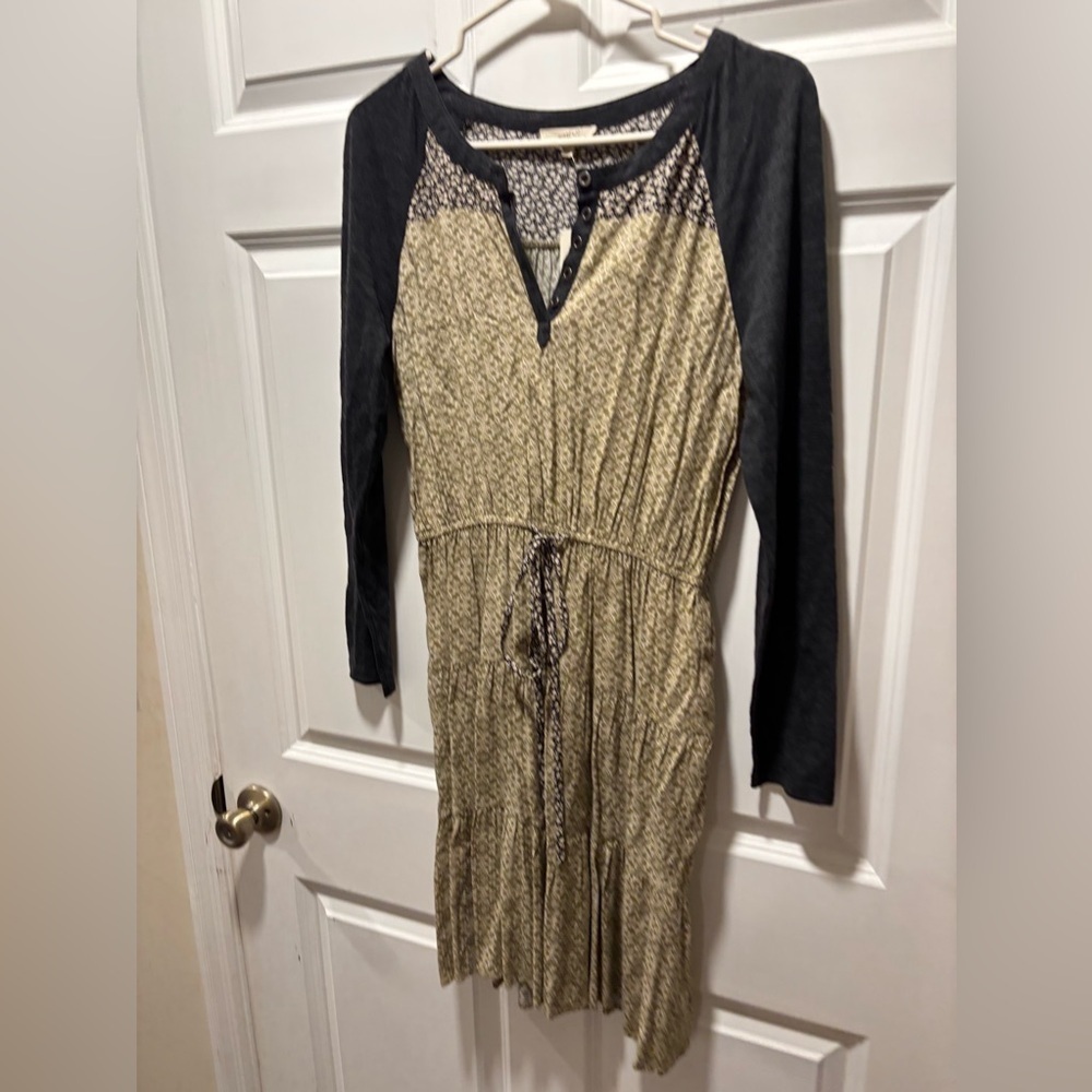 Floral Shift Dress - Picture 3 of 7